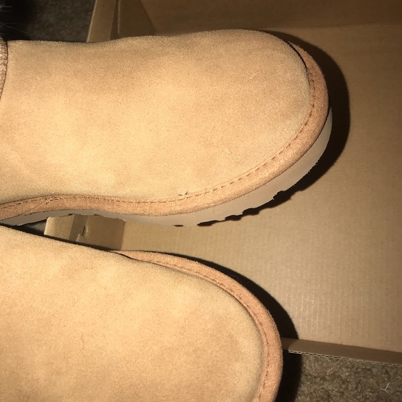 NWOT UGG MILLA BOOTS SIZE 7 - Picture 2 of 6
